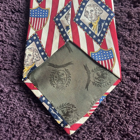 Vintage Tommy Hilfiger patriotic tie 100% Italian silk - Picture 4 of 9